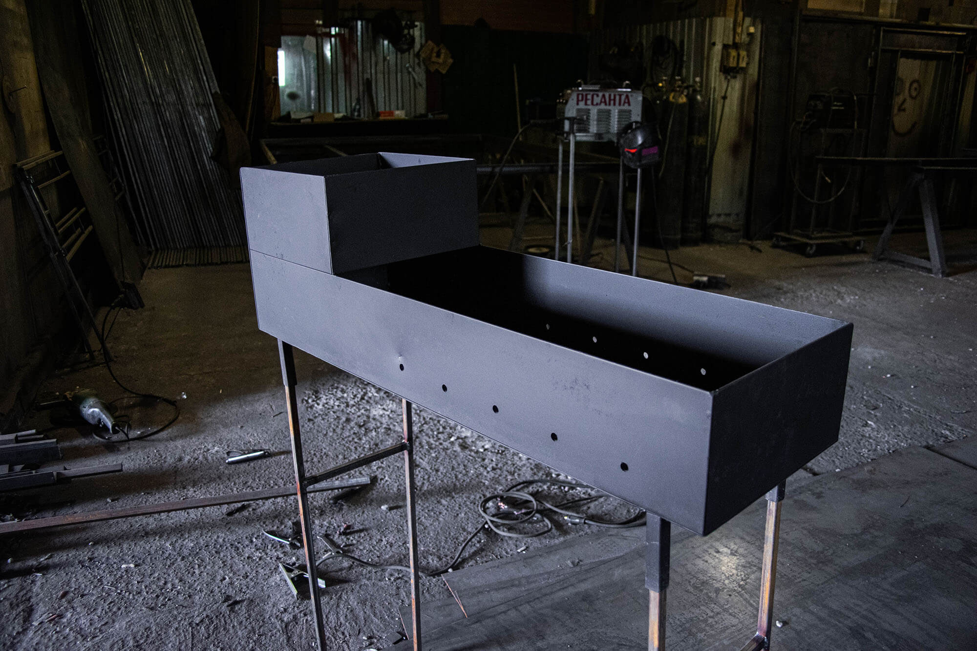 Мангал окрашенный термостойкой эмалью